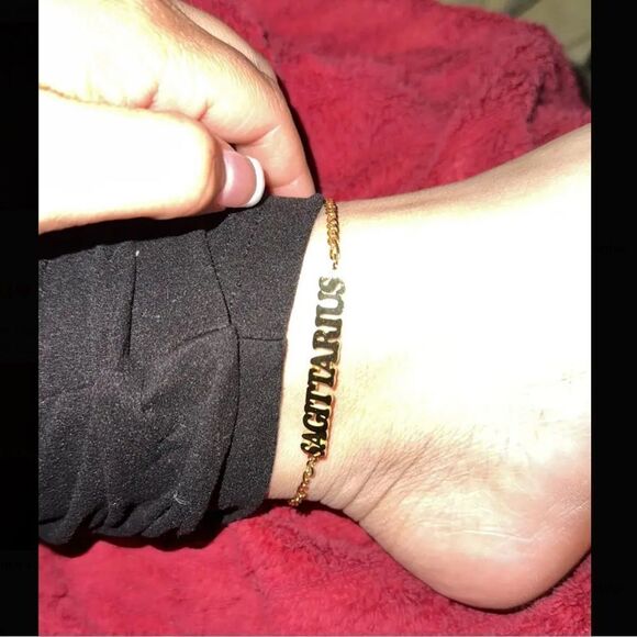 - ⭐️10k Gold Constellation Nameplate Bracelet / Anklet Figaro Style Chain - Picture 11 of 16